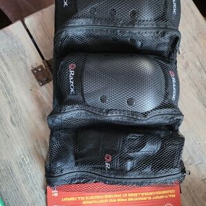 Razor Black Protective Gear Set